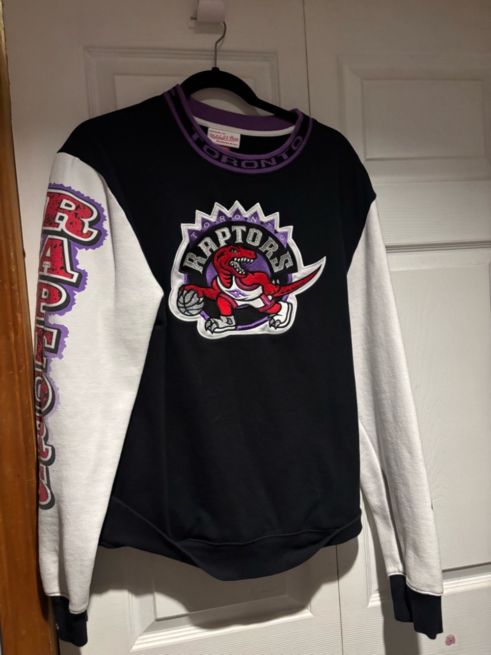 Mitchell & Ness Hardwood Classics Crewneck - Black, Cream, Red, Blue